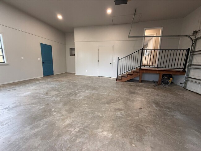 Building Photo - 1304 NW 10th St