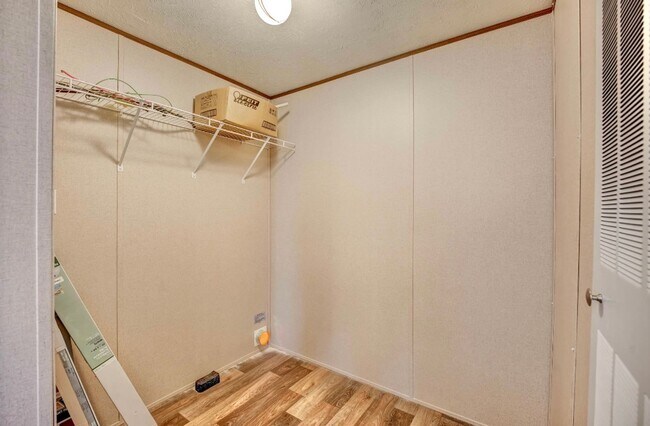 Building Photo - 2 bed 2 bath trailer available now