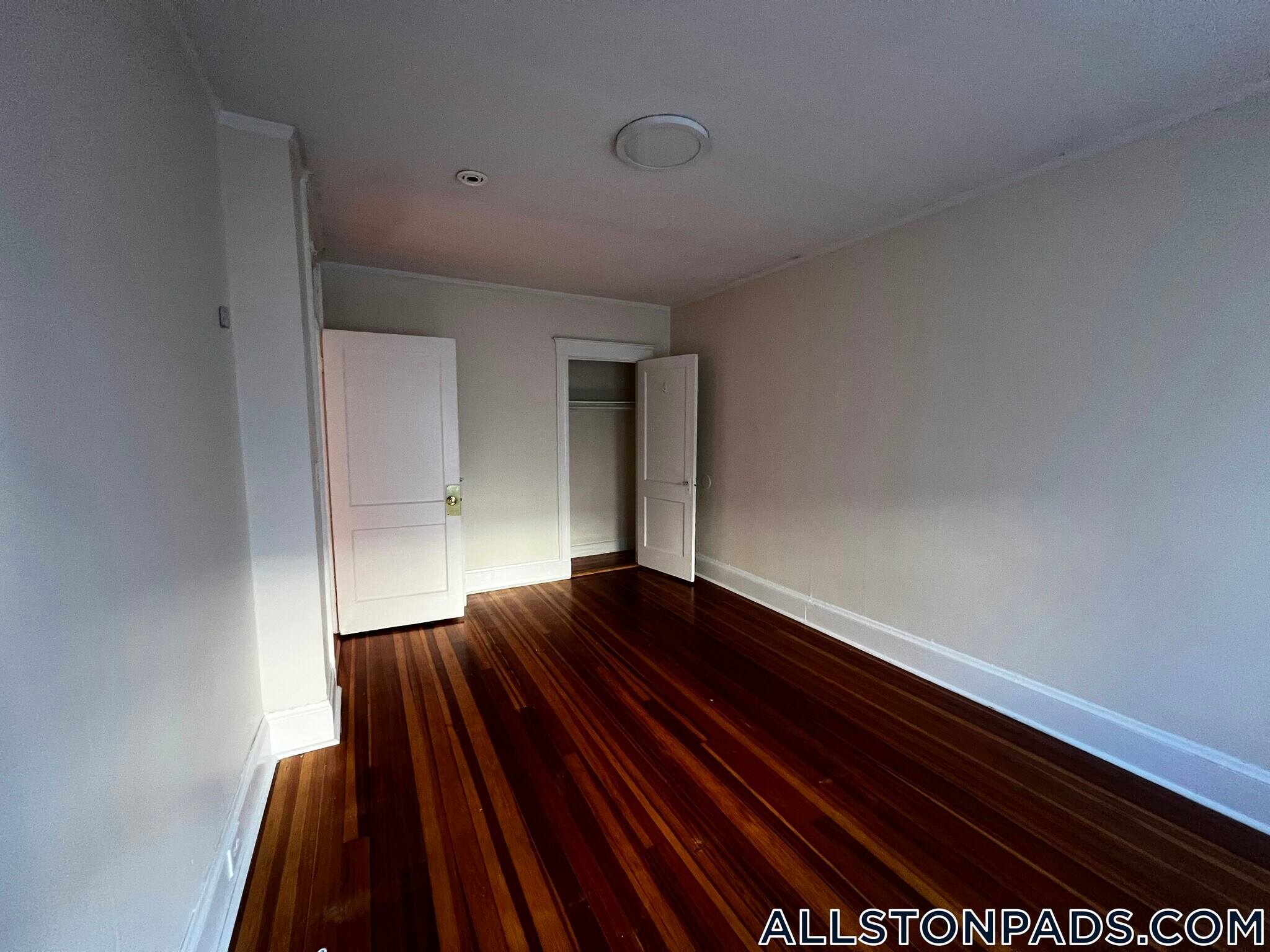 Building Photo - 6 Barrows St