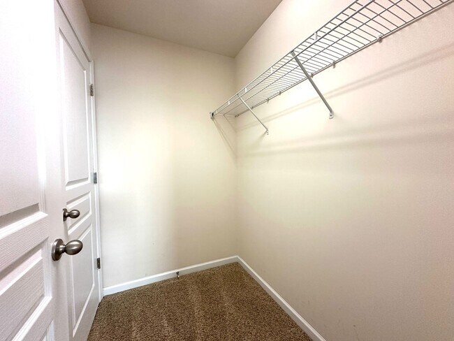 Building Photo - 4640 Blackmuir Wood Cir
