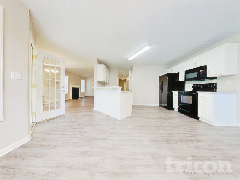 Building Photo - 6050 Fieldwood Ln