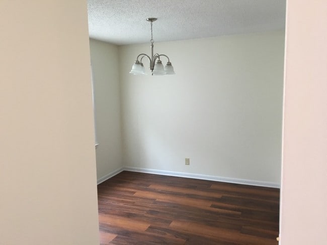 Building Photo - 573 Winding Creek Rd