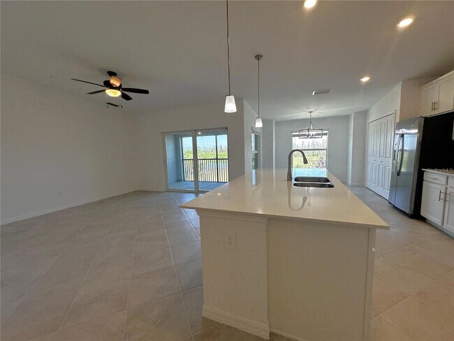 Building Photo - 14271 Heritage Landing Blvd