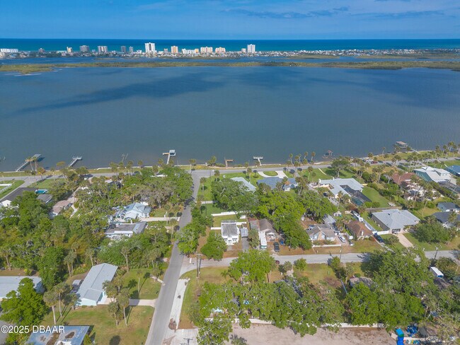 Building Photo - 5028 Palmetto St