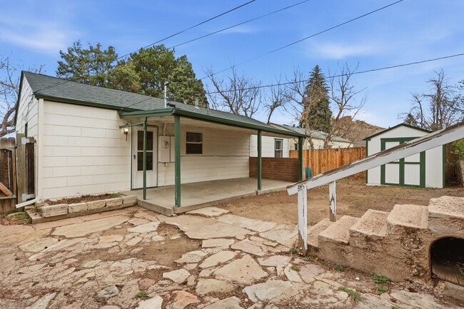 Building Photo - 3 Bed 1 bath Home in Downtown Castle Rock!