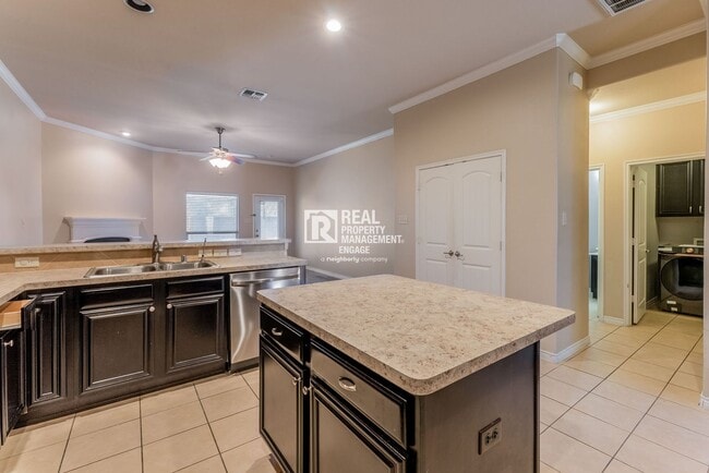 Building Photo - Modern Two-Story 4-Bedroom Home in Frisco ISD!