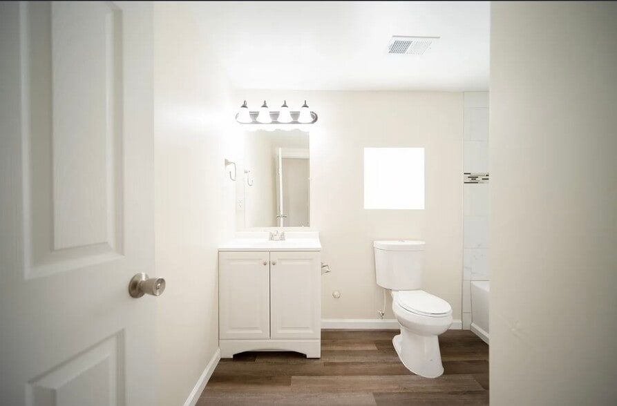 Building Photo - 315 Atrisco Dr SW