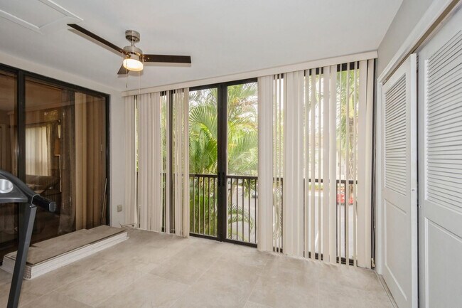 Building Photo - 4485 Carambola Cir S