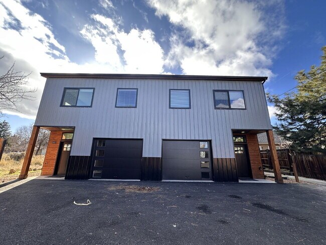 Building Photo - 20611 Independence Way