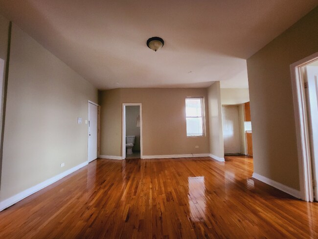 Building Photo - 1548 N Parkside Ave