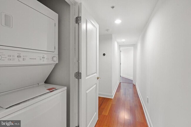 Building Photo - 1354 Euclid St NW