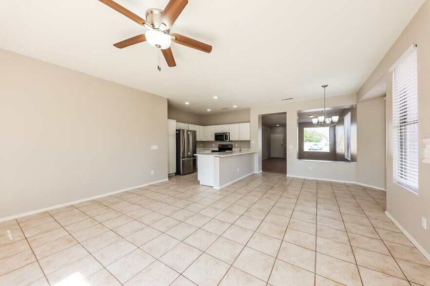 Building Photo - 6651 W Townley Ave