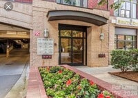 Building Photo - 2125 Southend Dr