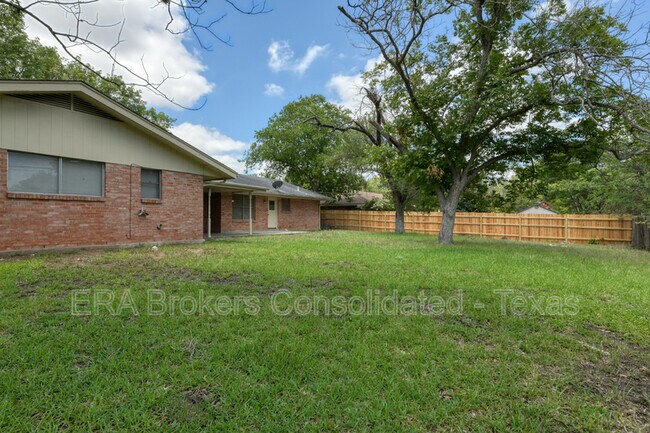 Building Photo - 641 Richfield Dr