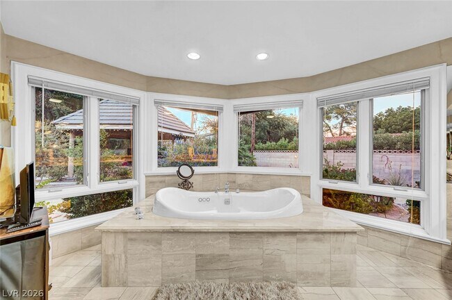 Building Photo - 7258 Loma Alta Cir