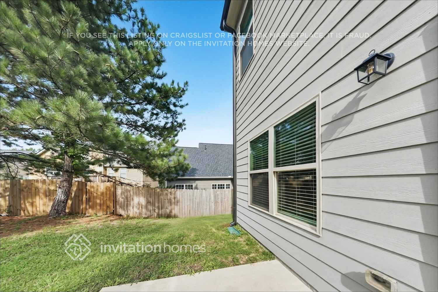 Building Photo - 555 S Fortune Way