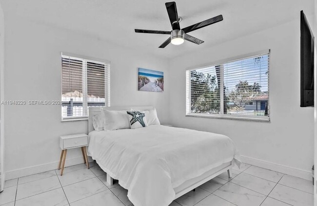 Building Photo - 211 SE 3rd St