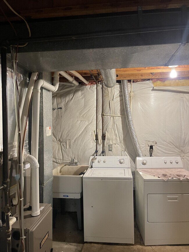 Building Photo - 119 Iron Oaks Cir