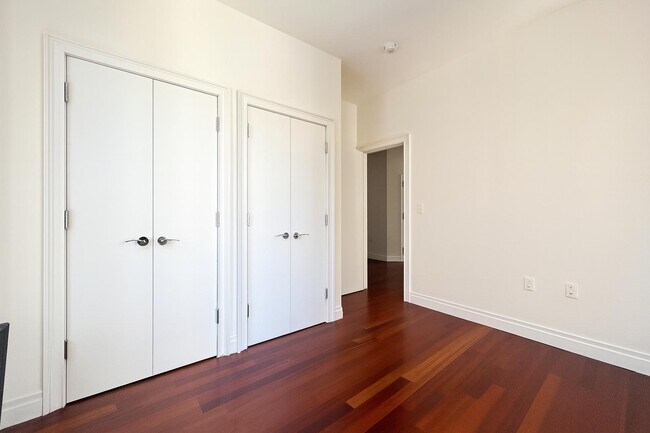 Building Photo - 611 W 137th St