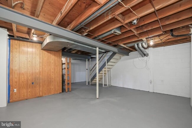 Building Photo - 2520 Linwood Ln