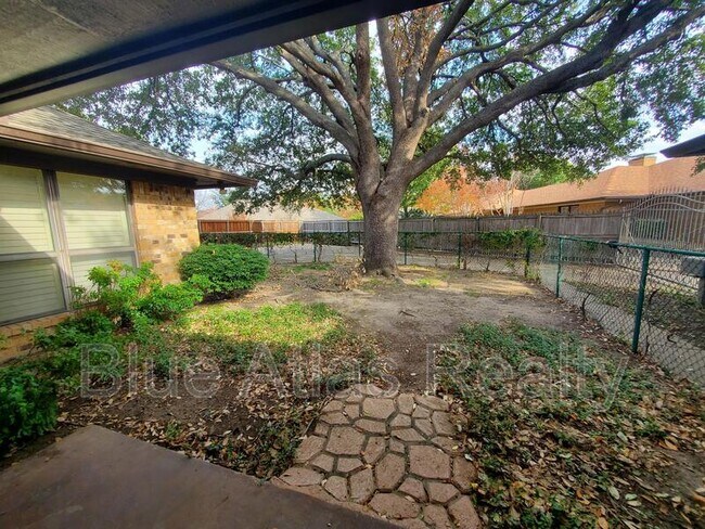 Building Photo - 4854 Starcrest Ct