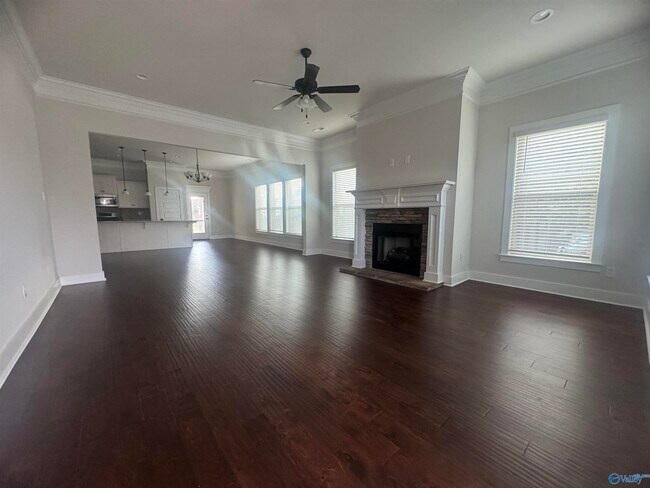 Building Photo - 117 Innocent Trl