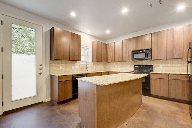 Building Photo - 2933 E Martin Luther King Jr Blvd