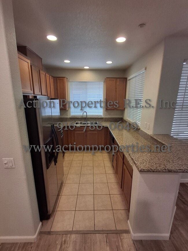 Building Photo - 2308 Las Palomas Loop