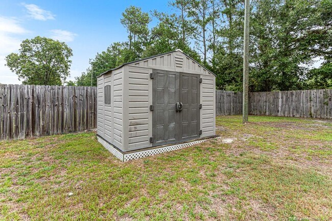 Building Photo - 48 Old Field Loop