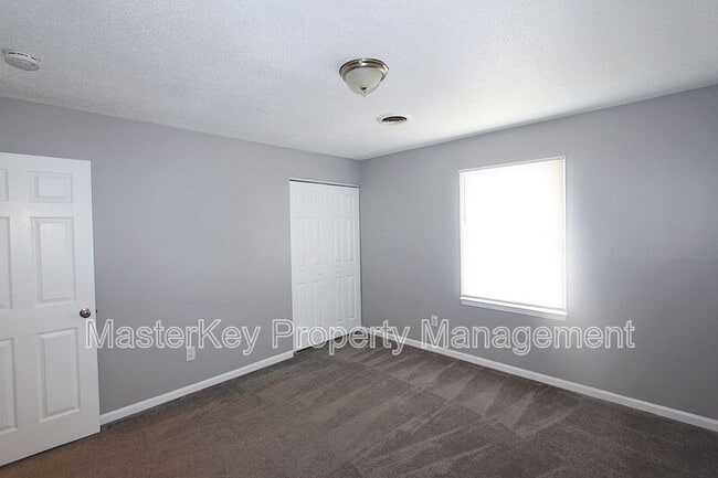Building Photo - 1242 Donaldson Ct
