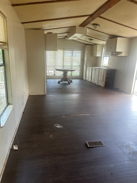 Building Photo - 8535 Mathews Rd