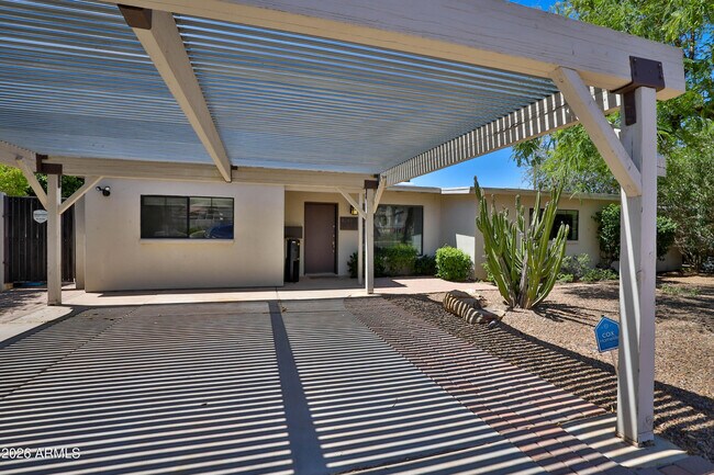 Building Photo - 4243 E Campbell Ave