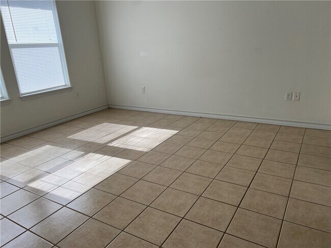 Building Photo - 15525 Palmira Ave