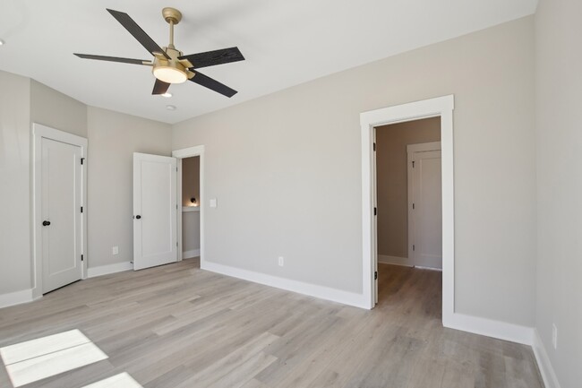 Building Photo - 361 Archwood Dr