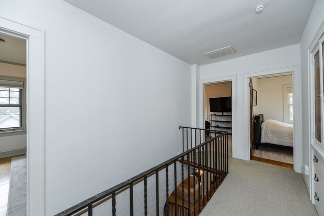 Building Photo - 3 Bed, 1.5 Bath Home for Rent – Historic S...