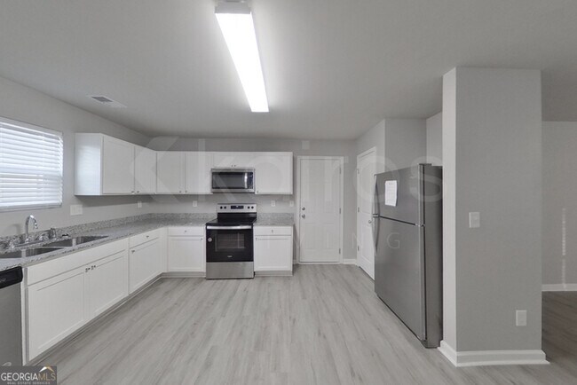 Building Photo - 217 Sky Hawk Ln