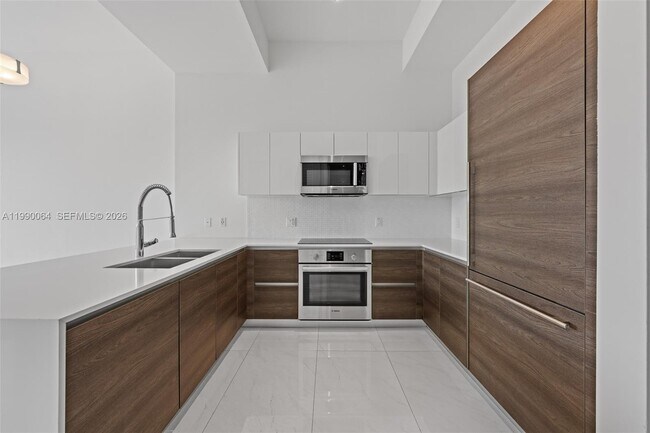 Building Photo - 301 Altara Ave