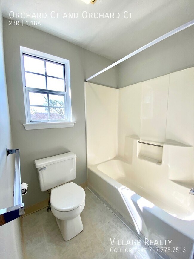 Building Photo - 402 Orchard Ct