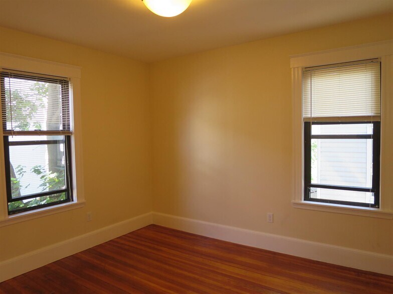 Building Photo - 3 Harris St