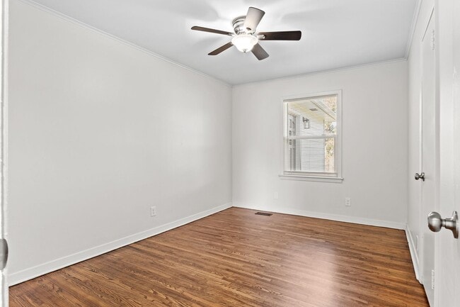 Building Photo - 3BR/1BA Home with W/D Hookups + Holiday Move-In Special $150 !!