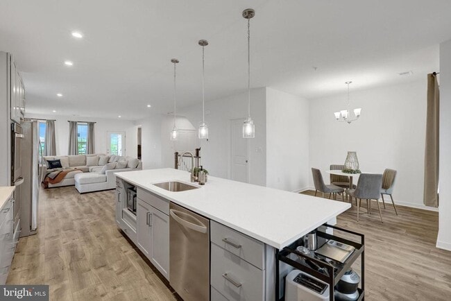 Building Photo - 20941 Bluebird Sq