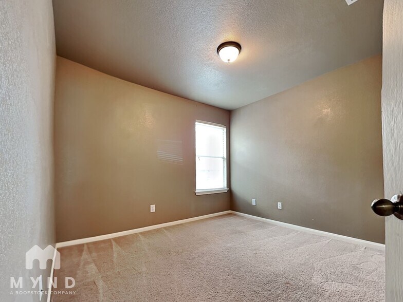 Building Photo - 333 Hidden Brook Ln