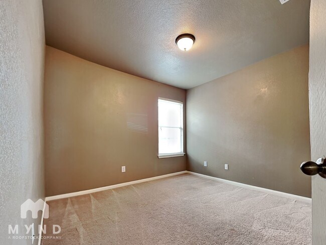 Building Photo - 333 Hidden Brook Ln