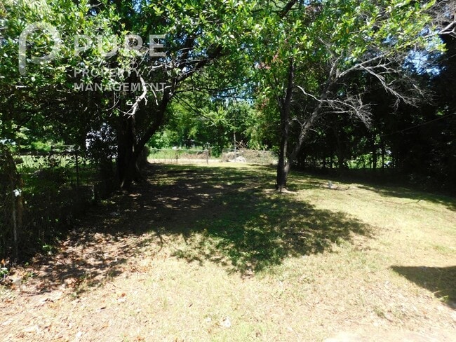 Building Photo - $200 Visa gift card offer!