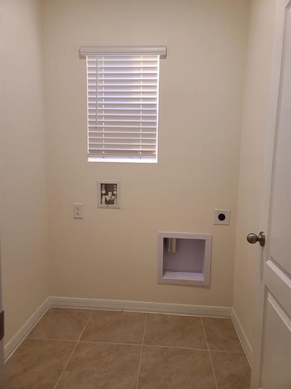 Building Photo - 2006 King Ranch St