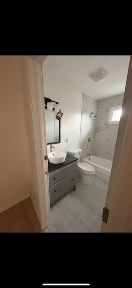 Building Photo - 1280 Townsend Ave