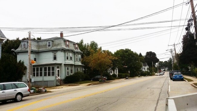 Building Photo - 2 Silver St