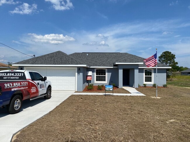 Primary Photo - Custom Home - Desirable SE Ocala Neighborh...