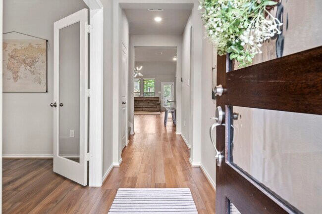 Building Photo - 21631 Cascades Pass Ct