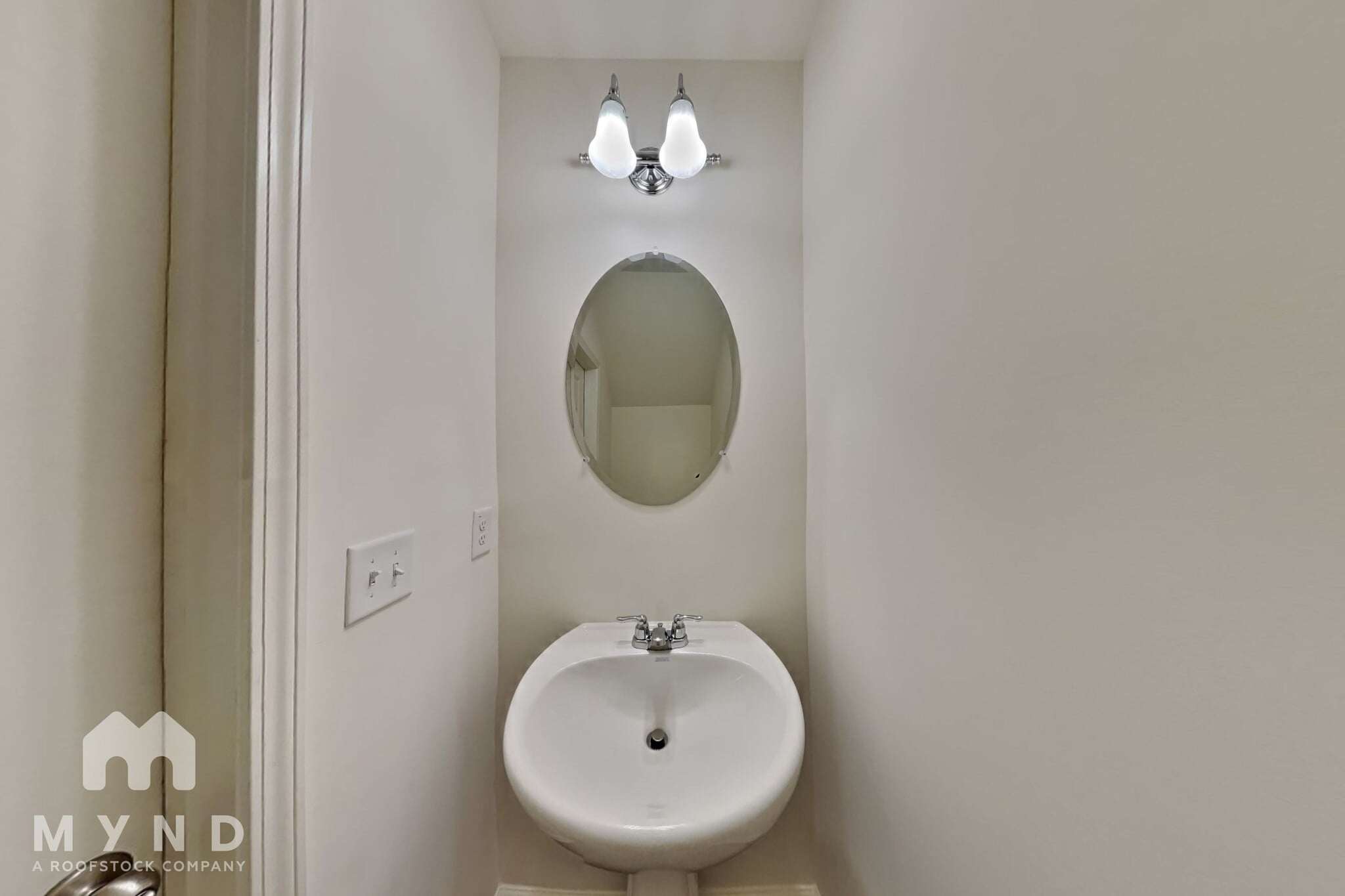 Building Photo - 2596 Coventry St SW